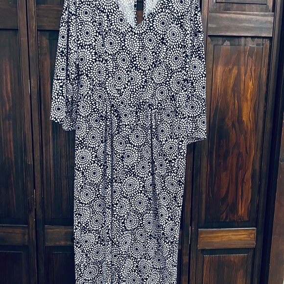 Dresses & Skirts - NY collection Black and White jumpsuit‎ 1X